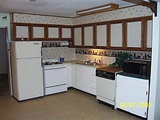 4th image of 2404 Oakwood Ave