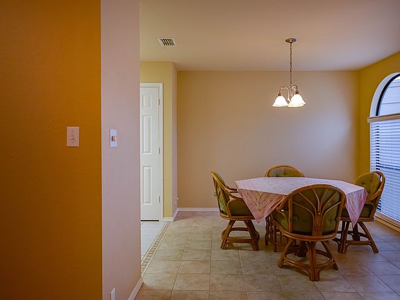 4th image of 103 Pebble Creek Dr