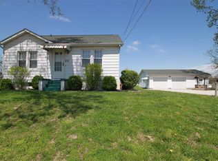 232 Tolle Ln, Godfrey, IL 62035