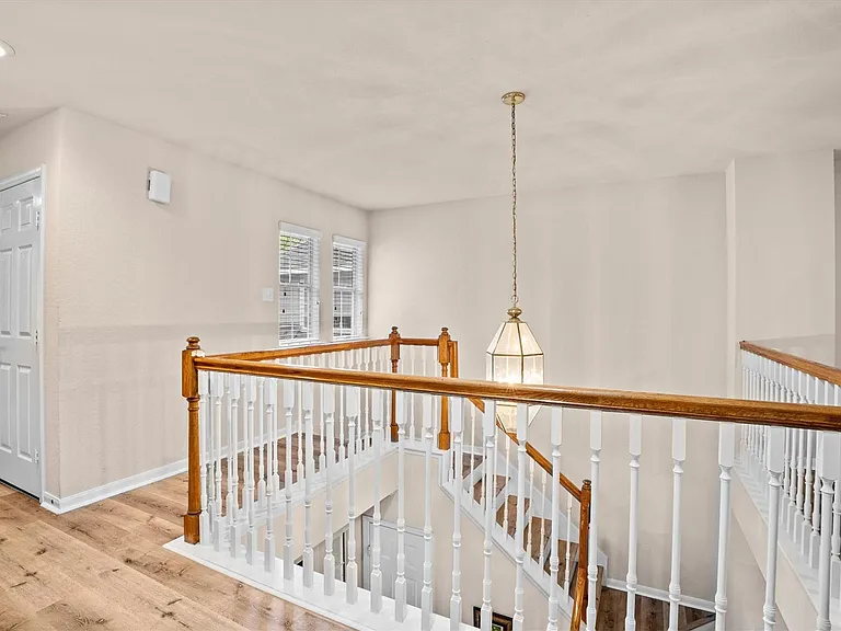 31 Endor Forest Pl — Photo 25