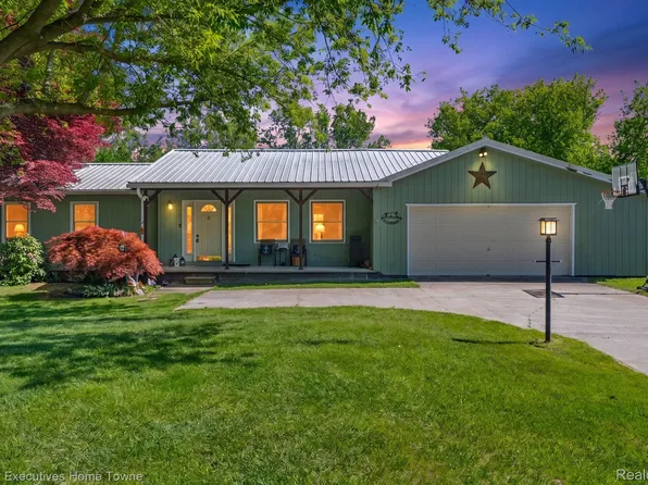 6560 Roach Rd, Lexington, MI 48450