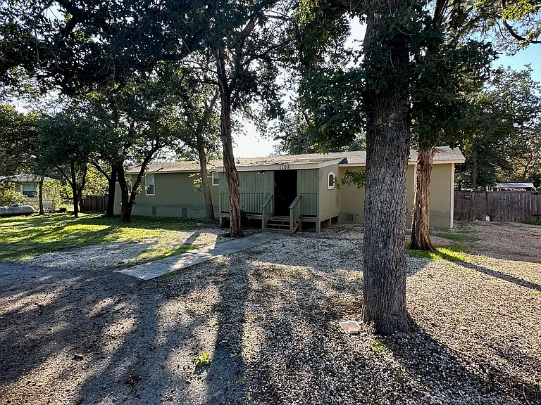 1102 Bluebonnet Dr — Photo 23
