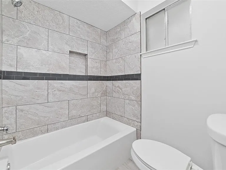 22122 Woodrose Dr — Photo 22