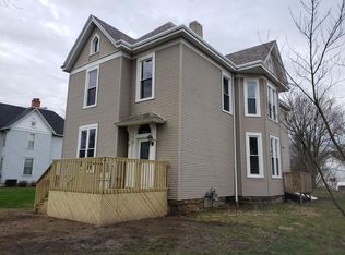 130 N James St, Goodland, IN 47948