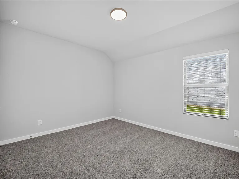 709 Summerberry Dr — Photo 16
