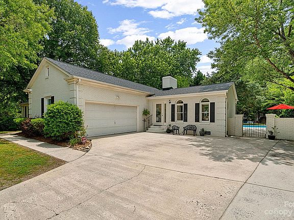 5th image of 8901 Senter Ct