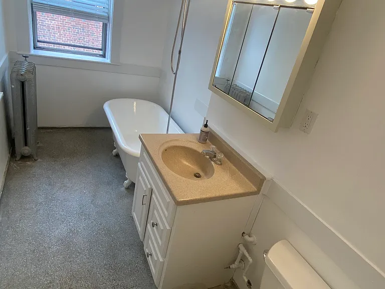 25 Fairfield St #6 — Photo 23