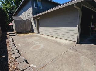 2050 Campus Dr APT 1, Medford, OR