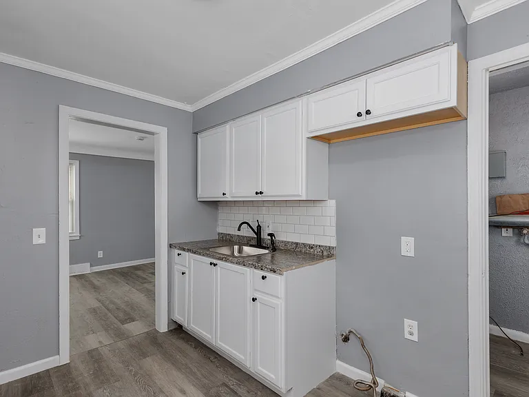 23023 Rosalind Ave — Photo 11