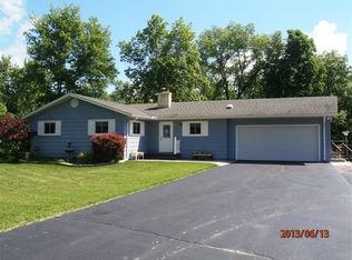 828 Island Ct, Baraboo, WI 53913