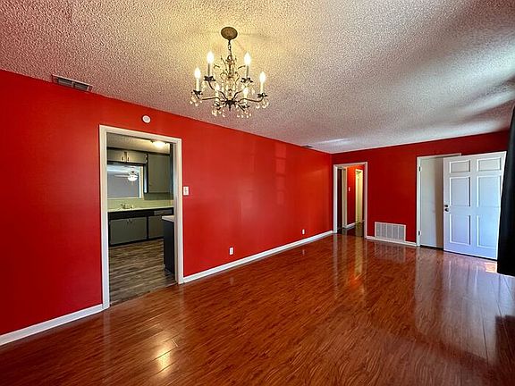4th image of 3100 Rollingwood Dr