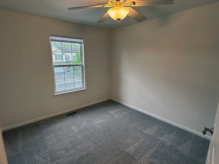 560 Lancaster Dr #560 — Photo 20