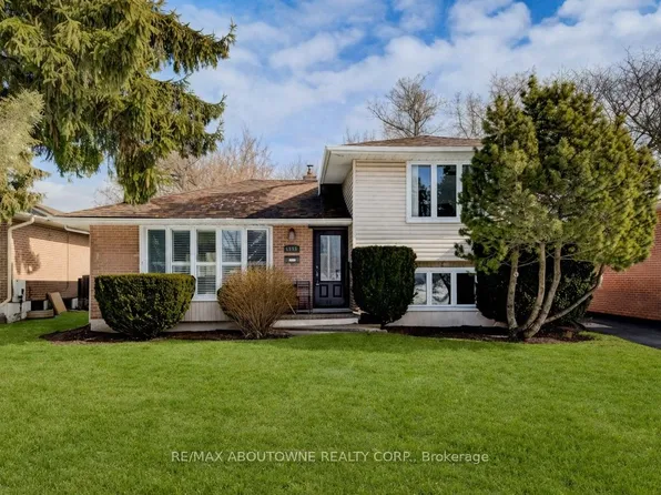 1419 Sandgate Cres, Mississauga, ON L5J 2E3