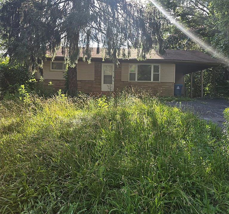 1st image of 10125 Crown Point Dr