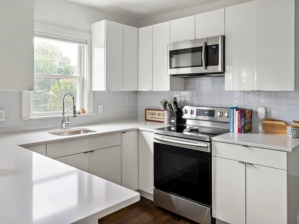 4438 Washington St Floor 3, Boston, MA 02131