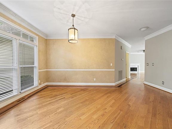 3rd image of 135 Nautica Way