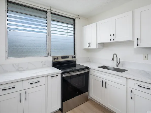 98-114 Lipoa Pl APT 304, Aiea, HI 96701