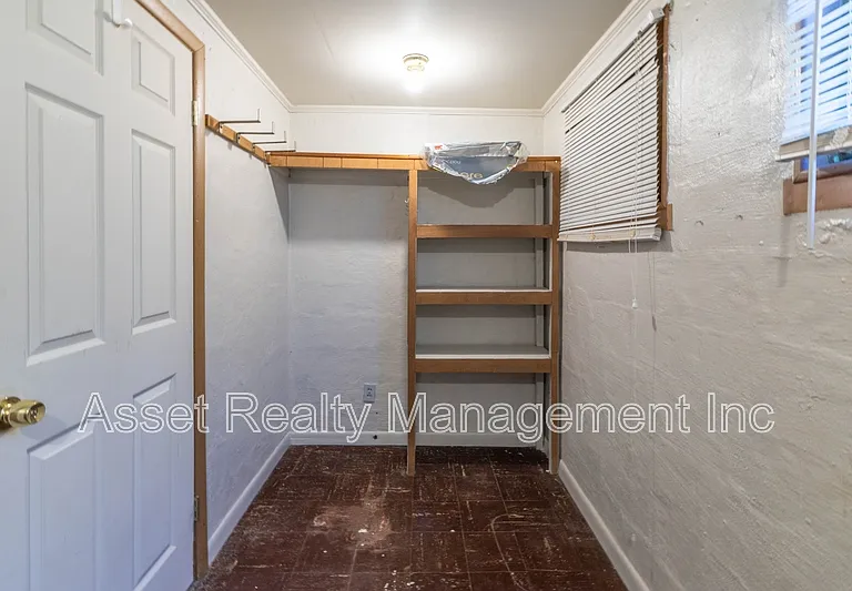 102 Wainwright Rd — Photo 23