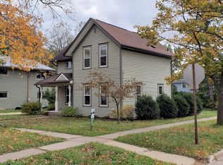 403 E South St, Viroqua, WI 54665