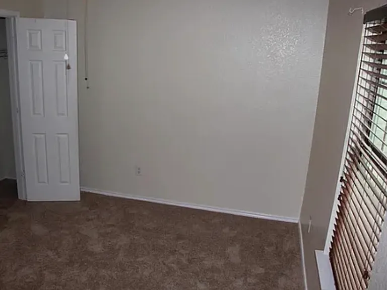 2115 Bigmouth Hook — Photo 14