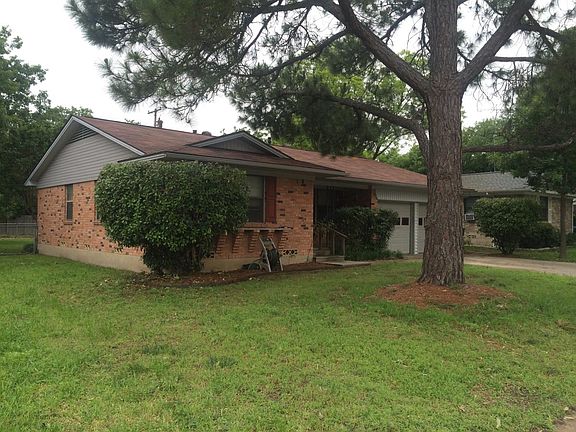 Large trees and wonderful curb appeal. Nice neighbors!