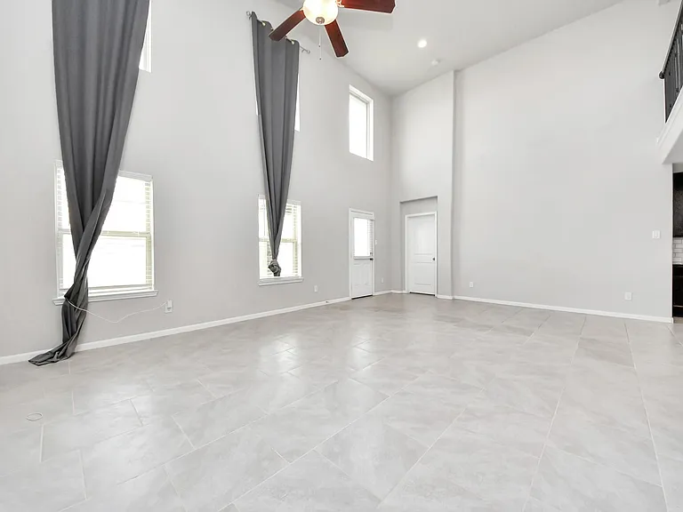6934 Rosalina Landing Ln — Photo 12