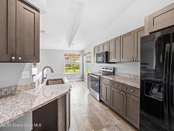 4th image of 648 Munich St NW