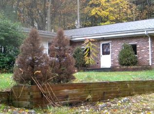 207 Sunset Hill Rd, Hawley, PA 18428