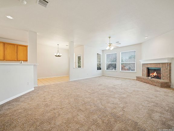 5th image of 2746 Lakehills St