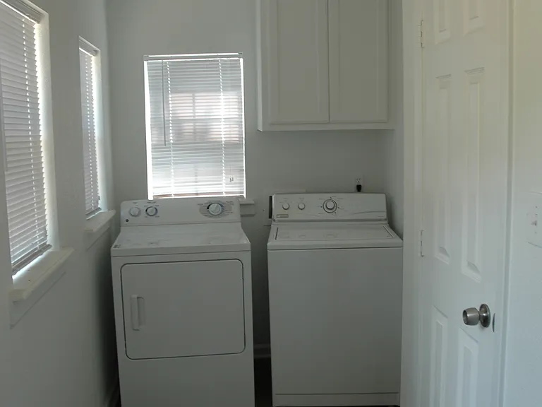 1614 Bolivar St — Photo 13