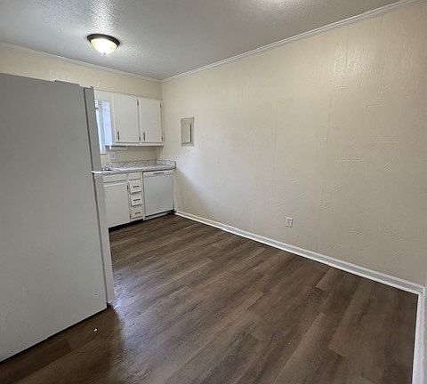 5th image of 705 & 711 W Washington Ave