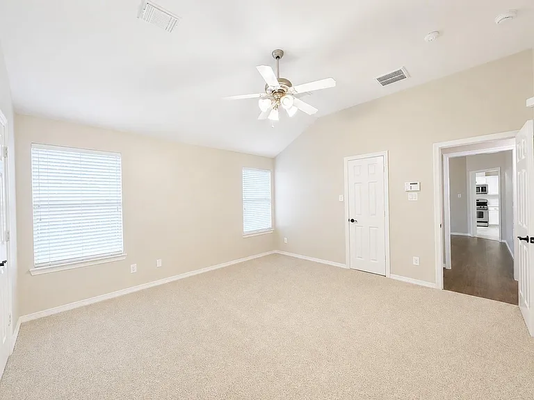 1823 Strongs Ct — Photo 24