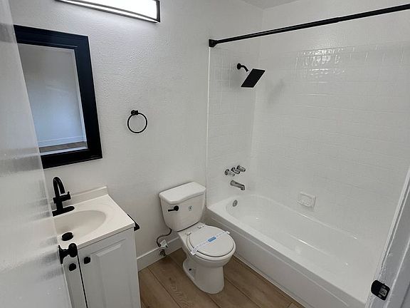5th image of 3759 W 27th St APT 114
