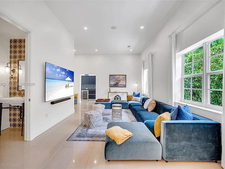 30 NE 44th St — Photo 21