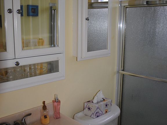 5th image of 29 Richmond Blvd Unit 2A