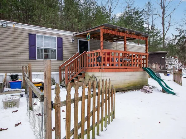 704 Wolfpen Holw, Greenup, KY 41144