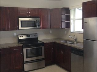 1041 N 75th Ave, Hollywood, FL 33024