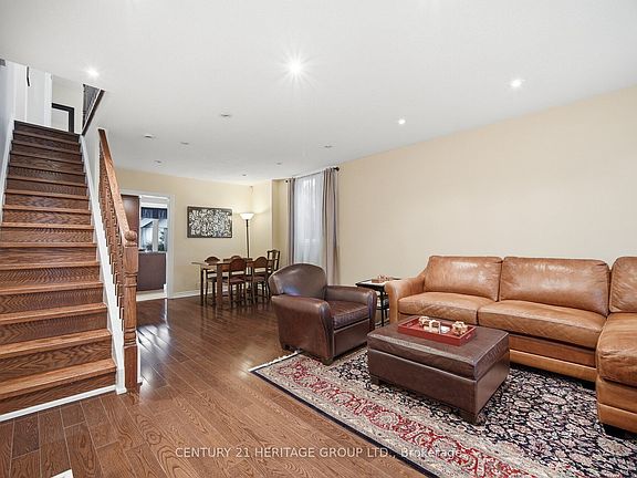 5th image of 151 Perth Ave