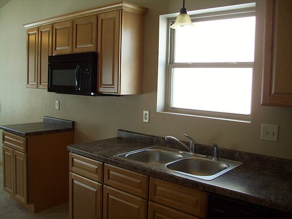 4th image of 749 N 6th Ave