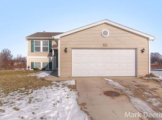 9707 Platinum Poin, Zeeland, MI 49464