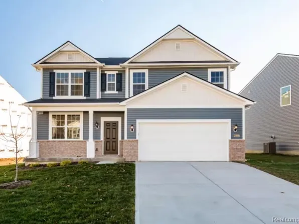 9264 Hemlock Ln, Dexter, MI 48130