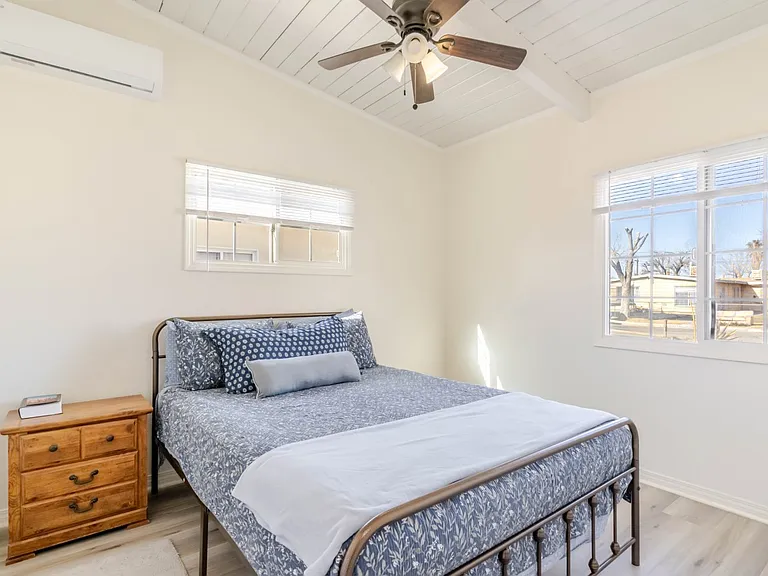 1432 W Avenue H #15 — Photo 13
