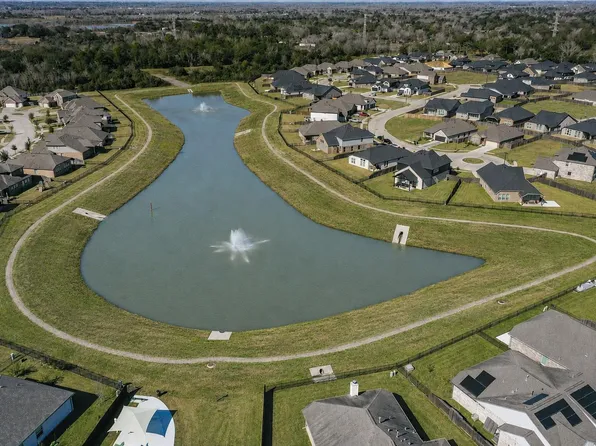 409 Chardonnay Dr, Alvin, TX 77511