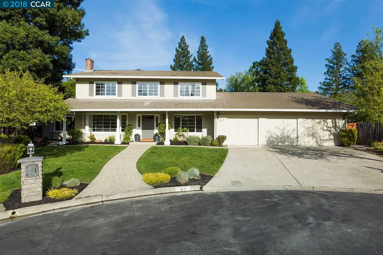 82 David Dr photo 1
