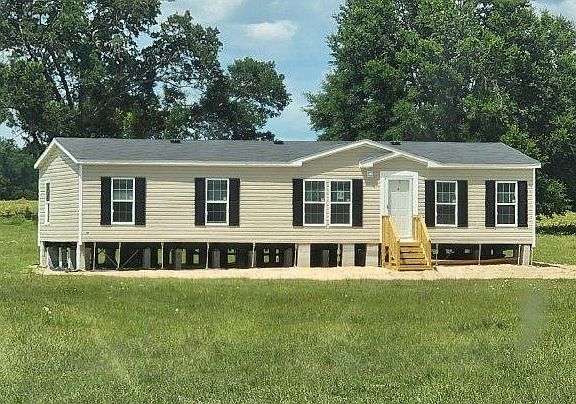 3rd image of 803 SW Bunn Dr