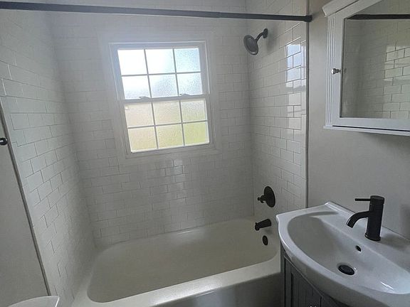 4th image of 411 Hagood St #2B