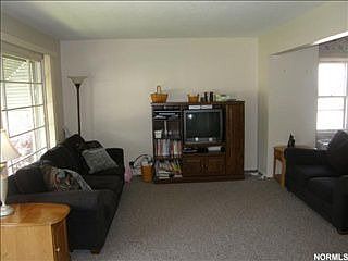 3rd image of 1613 Dennis Dr
