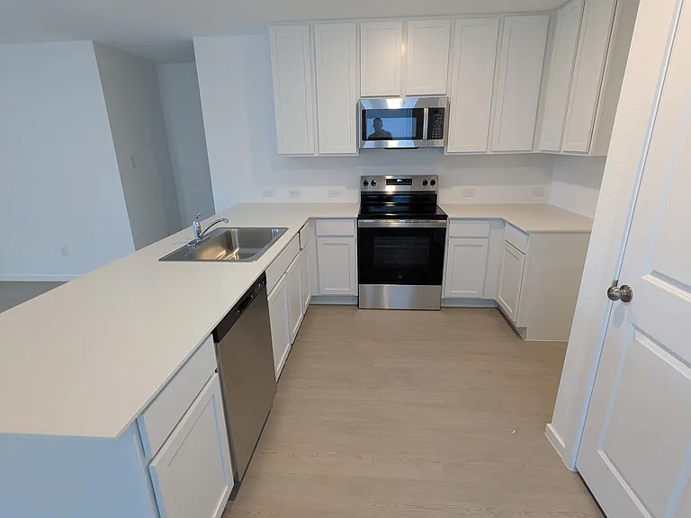207 Pastar Fls — Photo 6
