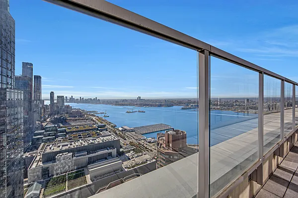 635 West 42nd Street #30G in Hell's Kitchen, Manhattan