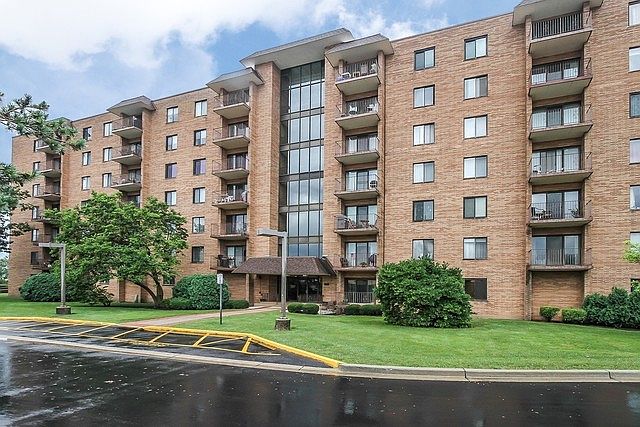 1st image of 1717 W Crystal Ln Unit 512